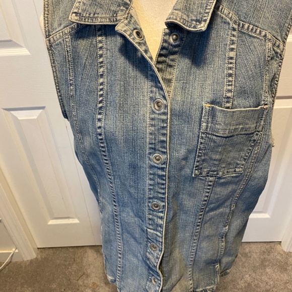 Women’s Chicos L Denim Vest - Picture 3 of 7